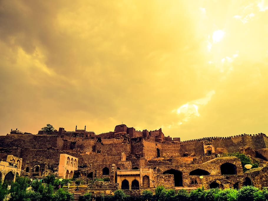 Golconda Fort Historical Tour - Explore Hyderabad's Ancient Fortress